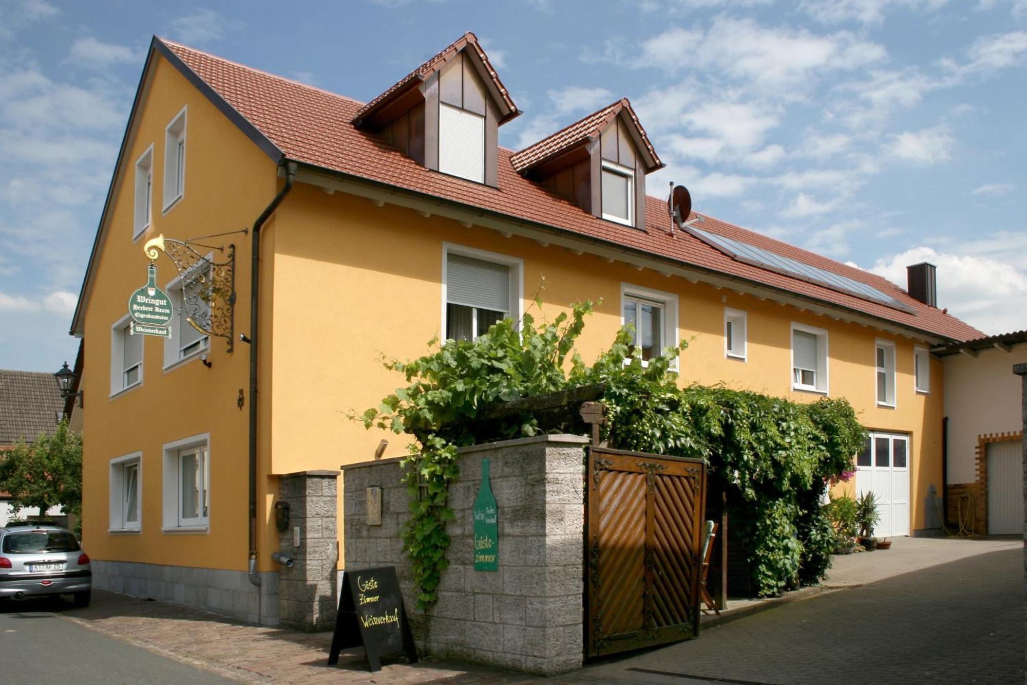 Weingut Herbert Kram Nordheim am Main Exterior foto